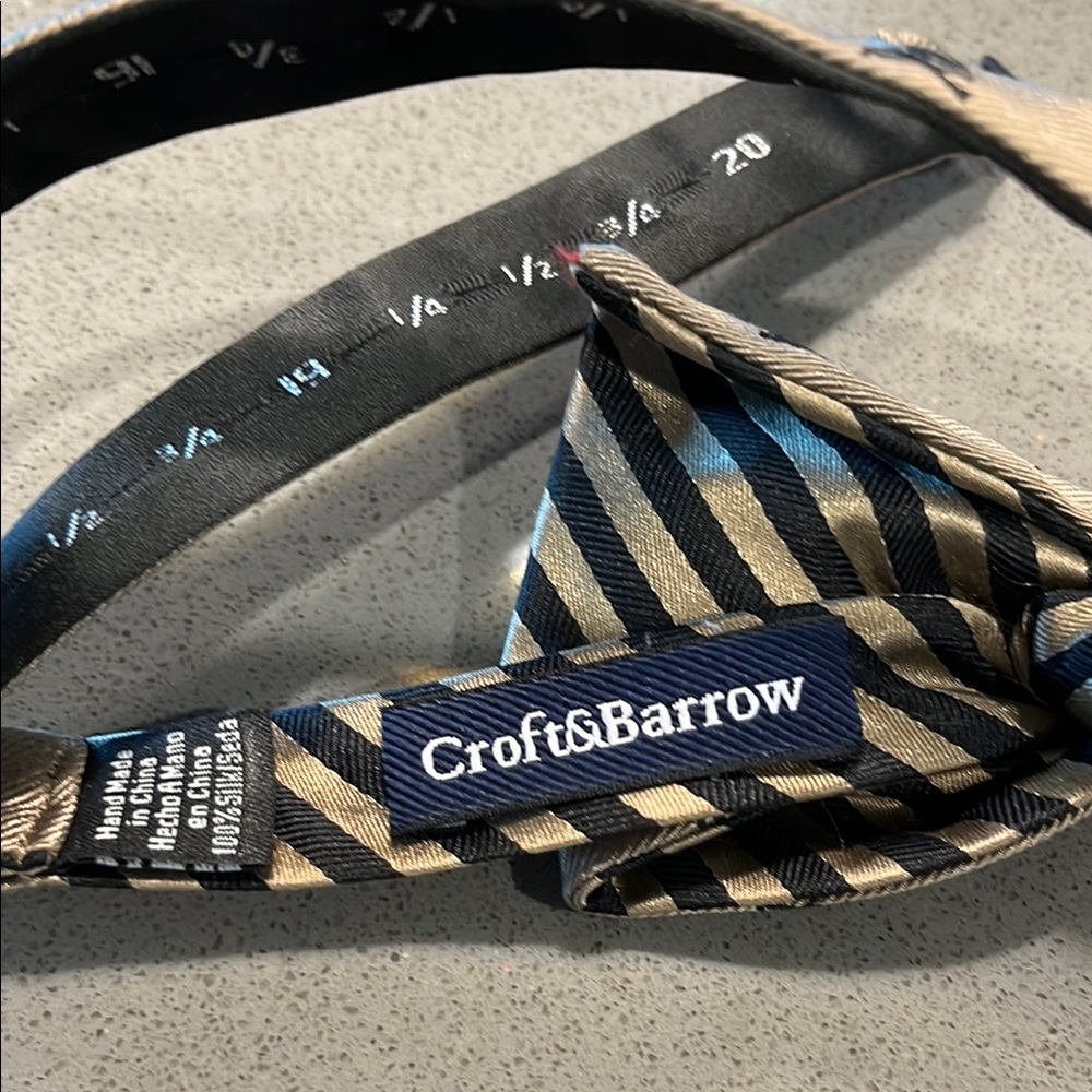 Croft & Barrow Striped Bow Tie with skull and crossbones- Black and Gold - Picture 3 of 5